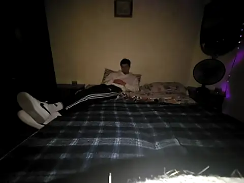 Snapshot of midnightbrothes1 chatting on 03/30/26, 11:28 midnightbrothes1 online show from 03/30/26, 11:28