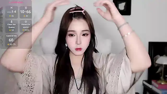 WQueen online show from 03/18/26, 06:49