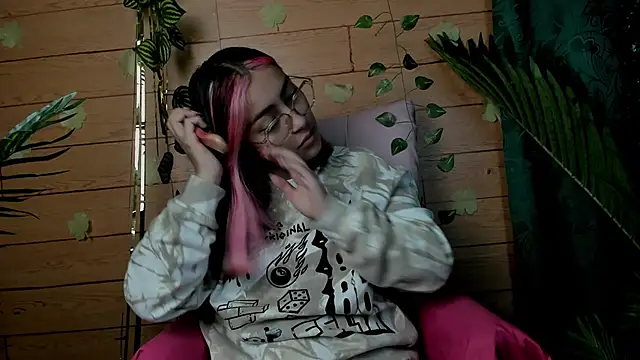 PinkyyPieee  online show from 03/25/26, 11:38