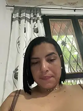 Kira33  online show from 04/16/26, 11:44