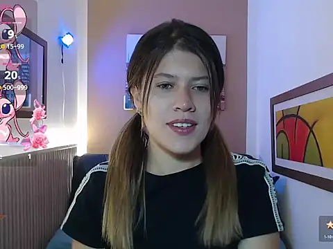 Moonna linnda online show from 04/08/26, 01:44