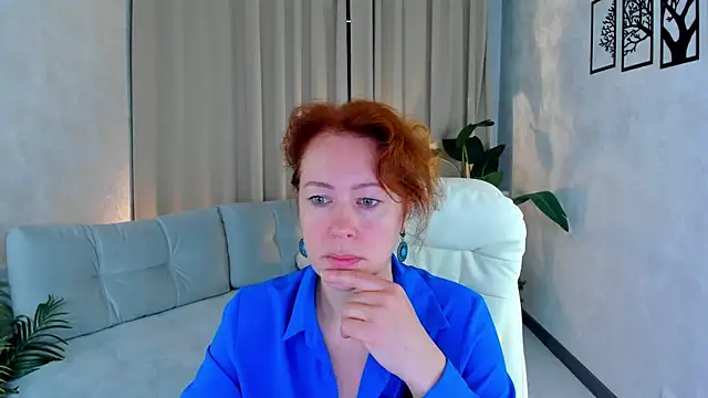 Snapshot of LeticiaRomano chatting on 05/27/26, 04:09 LeticiaRomano online show from 05/27/26, 04:09
