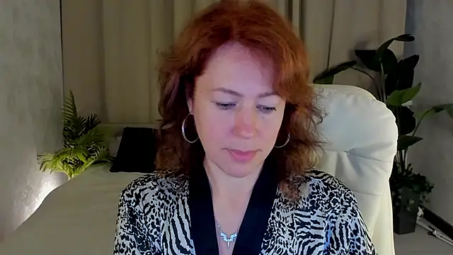 Snapshot of LeticiaRomano chatting on 06/08/26, 04:02 LeticiaRomano online show from 06/08/26, 04:02