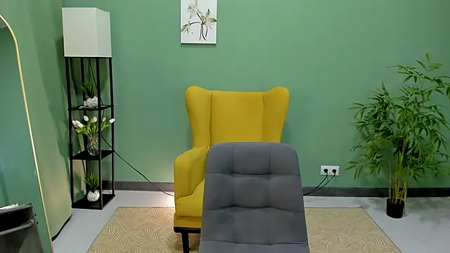 LeticiaRomano online show from 06/17/26, 04:04