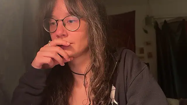 Snapshot of nyxo_ chatting on 03/25/26, 10:16 nyxo online show from 03/25/26, 10:16