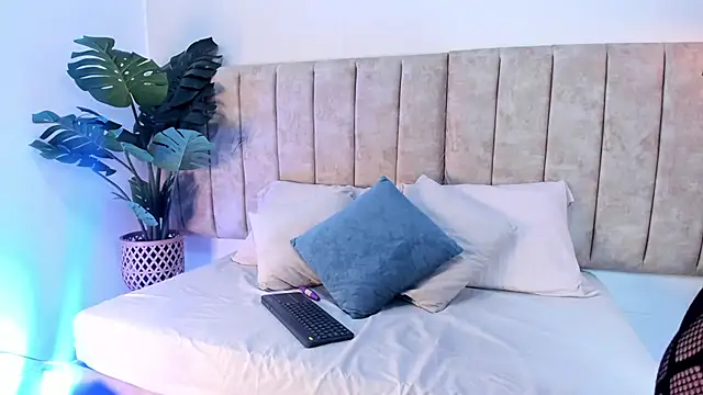 AgathaSavage online show from 03/18/26, 12:19