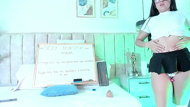 AgathaSavage online show from 04/11/26, 01:43