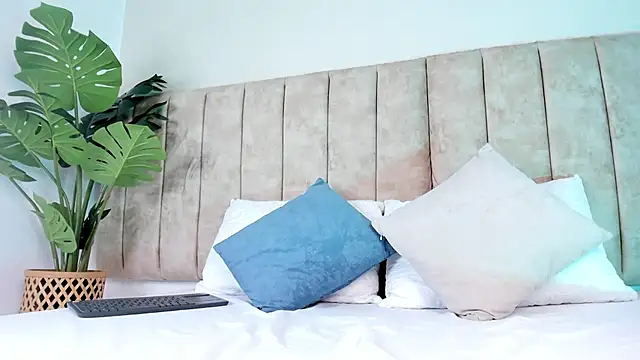 AgathaSavage online show from 04/24/26, 03:09