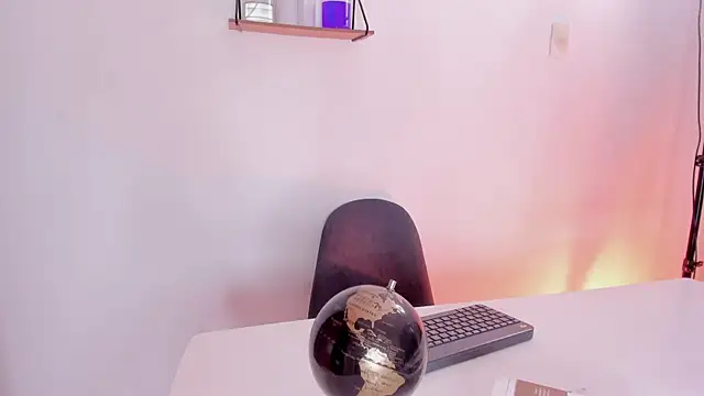 AgathaSavage online show from 07/18/26, 03:00