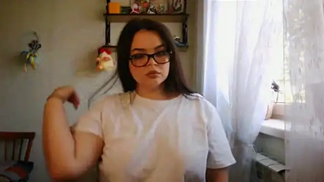 ElizaMoon01   online show from 06/03/26, 09:56