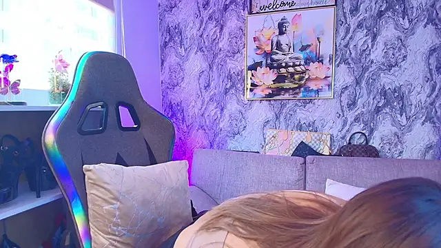 Katalina Alvarezz online show from 04/17/26, 07:06