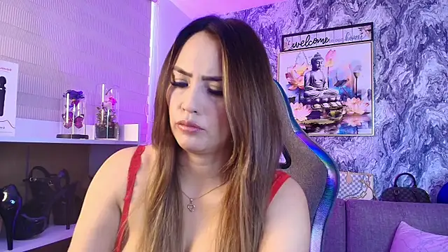 Katalina Alvarezz online show from 04/20/26, 03:59