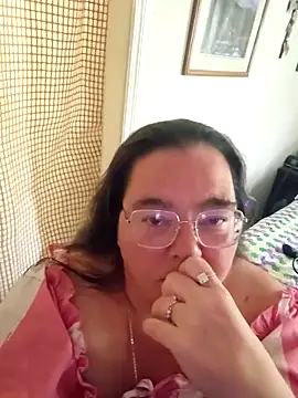 Snapshot of misstressbutterfly chatting on 03/11/26, 08:04 misstressbutterfly online show from 03/11/26, 08:04