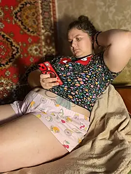 Snapshot of Nenssy555 chatting on 06/26/26, 02:21 Nenssy555 online show from 06/26/26, 02:21