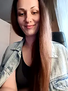 Snapshot of LunaCrystall chatting on 04/04/26, 04:15 LunaCrystall online show from 04/04/26, 04:15