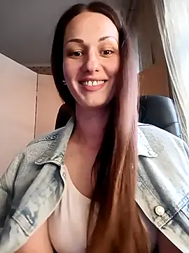 Snapshot of LunaCrystall chatting on 04/07/26, 04:18 LunaCrystall online show from 04/07/26, 04:18