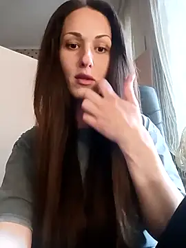 Snapshot of LunaCrystall chatting on 04/16/26, 04:08 LunaCrystall online show from 04/16/26, 04:08