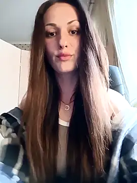 Snapshot of LunaCrystall chatting on 04/19/26, 03:33 LunaCrystall online show from 04/19/26, 03:33
