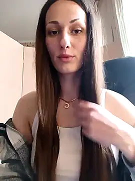 Snapshot of LunaCrystall chatting on 04/23/26, 01:24 LunaCrystall online show from 04/23/26, 01:24