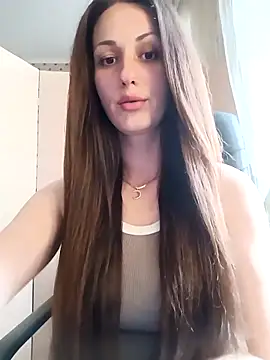 Snapshot of LunaCrystall chatting on 04/24/26, 03:25 LunaCrystall online show from 04/24/26, 03:25