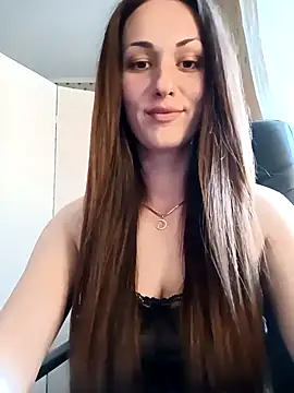 Snapshot of LunaCrystall chatting on 05/03/26, 04:02 LunaCrystall online show from 05/03/26, 04:02