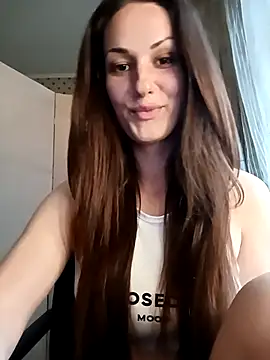 Snapshot of LunaCrystall chatting on 05/10/26, 04:23 LunaCrystall online show from 05/10/26, 04:23