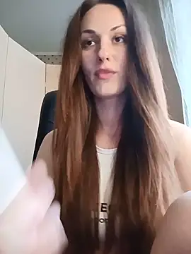 Snapshot of LunaCrystall chatting on 06/03/26, 04:01 LunaCrystall online show from 06/03/26, 04:01