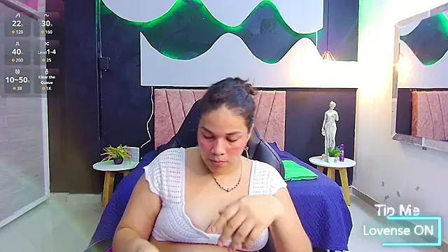 scarlettt  joness online show from 04/11/26, 02:16