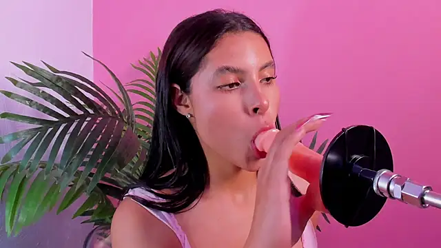 Lia owenss online show from 04/21/26, 07:06