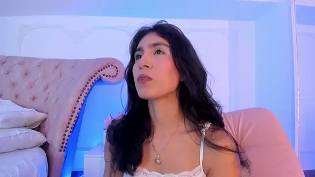 LucianaBlanco  online show from 04/05/26, 03:20