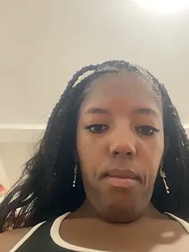 Snapshot of Brenda_hot27 chatting on 05/18/26, 03:07 Brenda hot27 online show from 05/18/26, 03:07