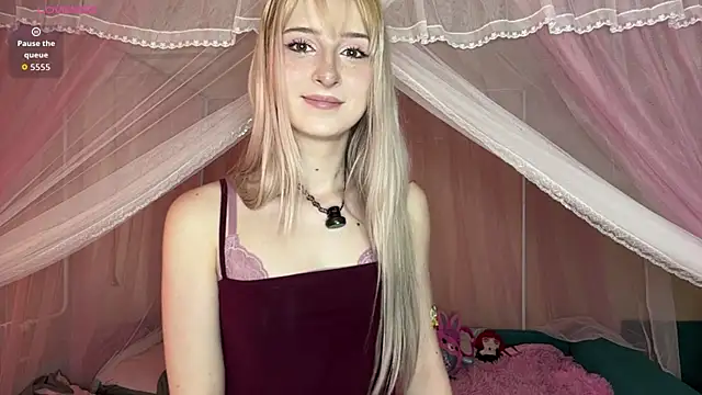 Snapshot of OnlyEva1 chatting on 05/10/26, 08:41 OnlyEva1 online show from 05/10/26, 08:41