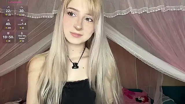 Snapshot of OnlyEva1 chatting on 05/17/26, 08:01 OnlyEva1 online show from 05/17/26, 08:01