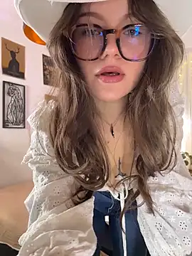 Snapshot of Tallulah_Kinky chatting on 04/21/26, 07:39 Tallulah Kinky online show from 04/21/26, 07:39