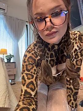 Snapshot of Tallulah_Kinky chatting on 04/30/26, 06:36 Tallulah Kinky online show from 04/30/26, 06:36