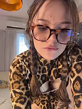 Snapshot of Tallulah_Kinky chatting on 04/30/26, 08:57 Tallulah Kinky online show from 04/30/26, 08:57