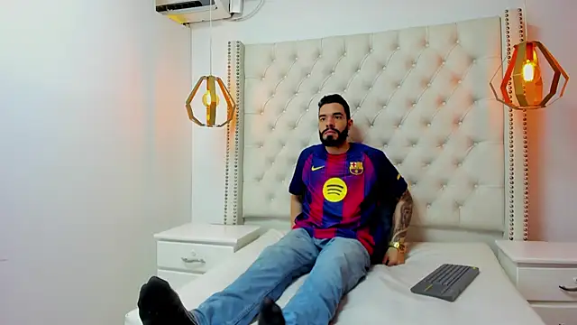 JEAN LEWIS2 online show from 04/25/26, 07:33