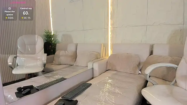 Snapshot of LinaKatelles chatting on 03/15/26, 12:00 LinaKatelles online show from 03/15/26, 12:00