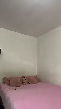 sylphiee  online show from 04/09/26, 05:07