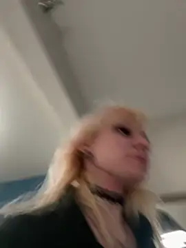 Snapshot of simplyobsessedwher chatting on 03/30/26, 09:27 simplyobsessedwher online show from 03/30/26, 09:27