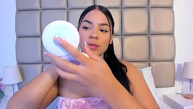 lilly williamss online show from 04/19/26, 03:06