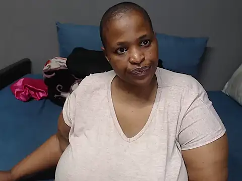 Snapshot of Bustydiva83 chatting on 06/19/26, 09:18 Bustydiva83 online show from 06/19/26, 09:18