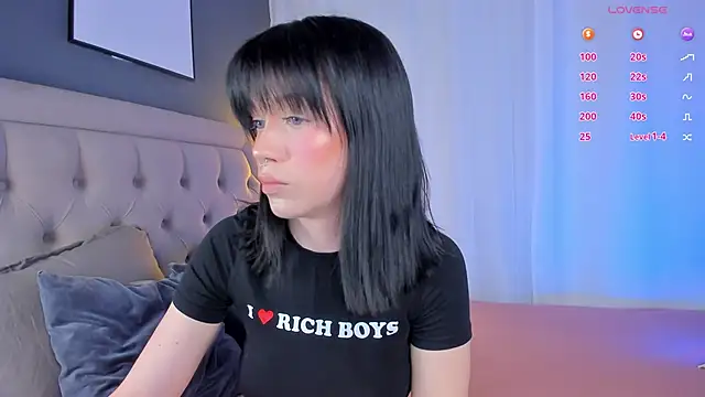 lisa sunny  online show from 05/11/26, 05:10
