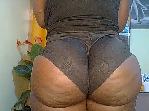 PantiesQueenOfAsses001 online show from 05/14/26, 05:25