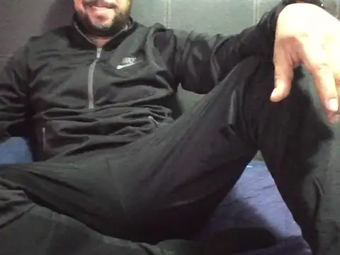 Snapshot of Sergiomachine69 chatting on 05/06/26, 05:14 Sergiomachine69 online show from 05/06/26, 05:14