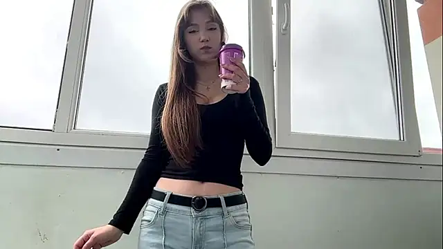 Snapshot of AnnaWasp chatting on 06/19/26, 05:23 AnnaWasp online show from 06/19/26, 05:23
