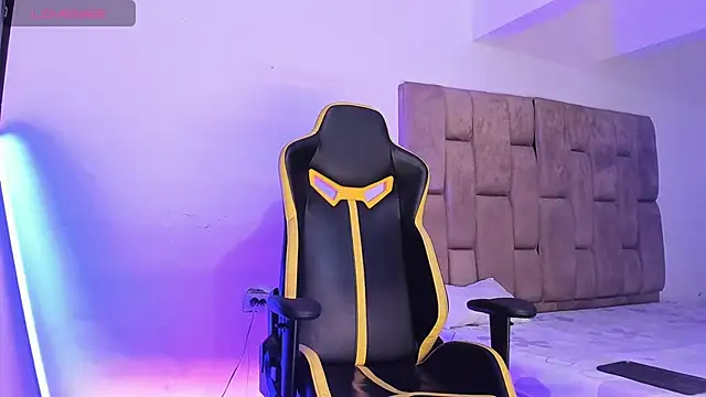 Christopher Harris  online show from 04/22/26, 09:05