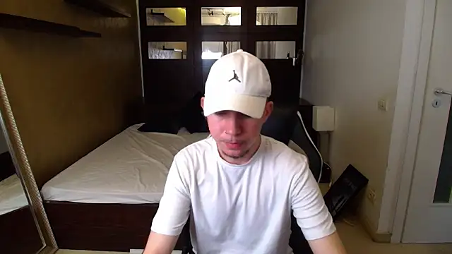 KrewVaughn online show from 03/17/26, 06:39