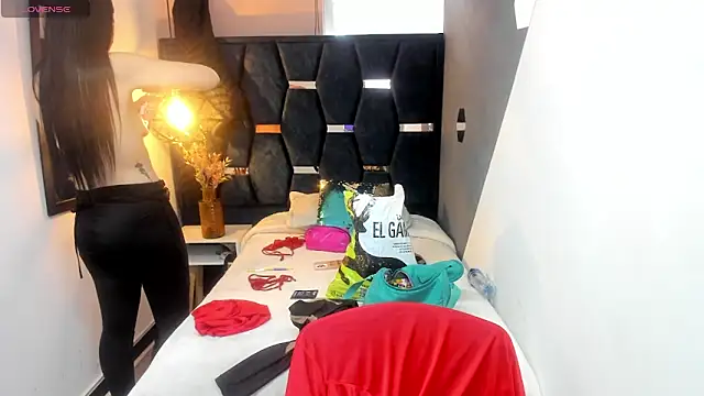 Abril Fox   online show from 05/26/26, 07:43