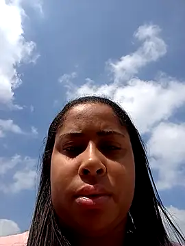 gatinha20257 online show from 04/23/26, 02:08